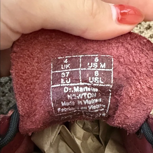 Dr. Martens Newton 8 Eye Leather Lite Boots - Picture 6 of 6